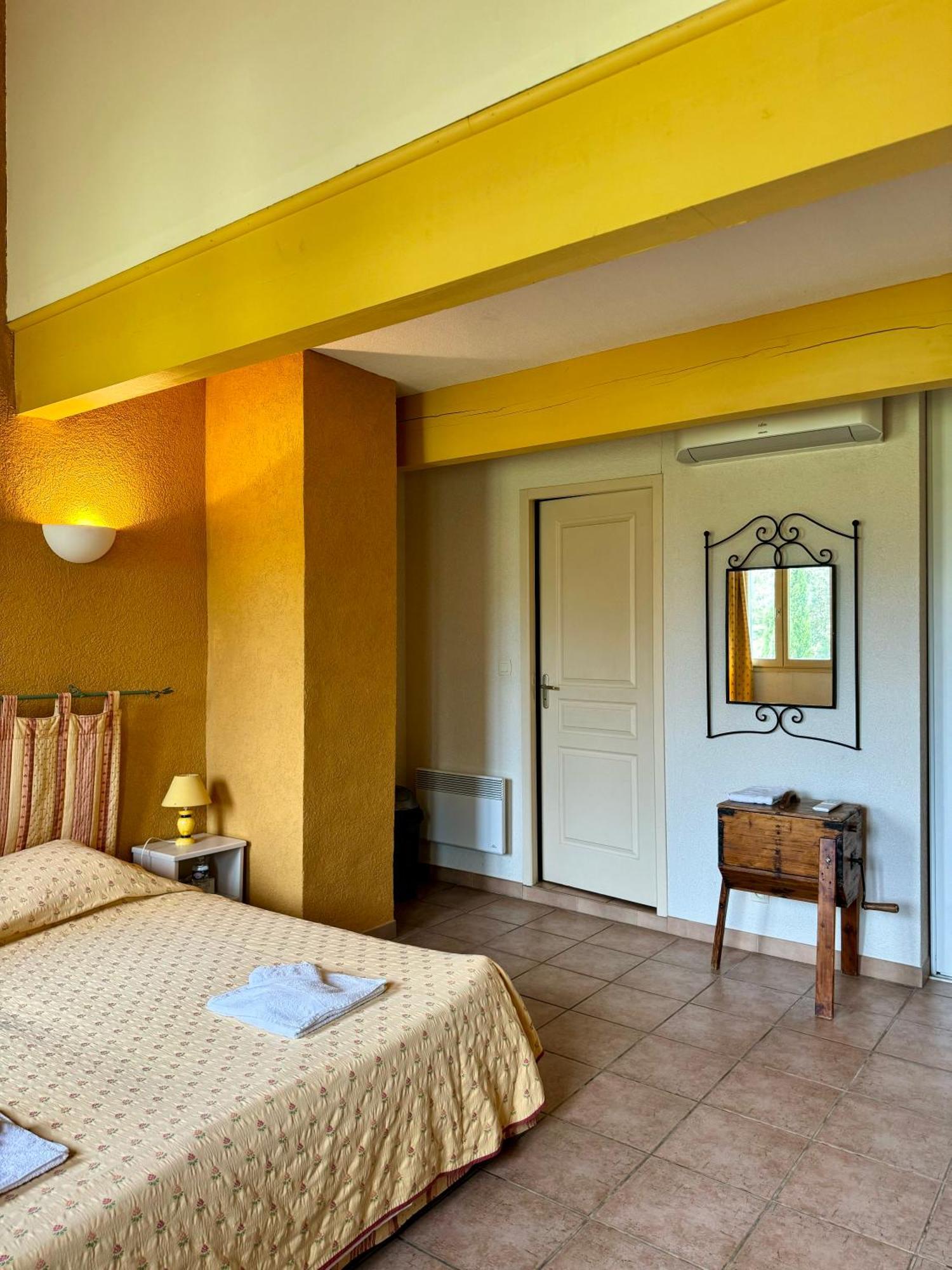 Mas Du Grand Peloux Hotel Port-Saint-Louis-du-Rhone Luaran gambar