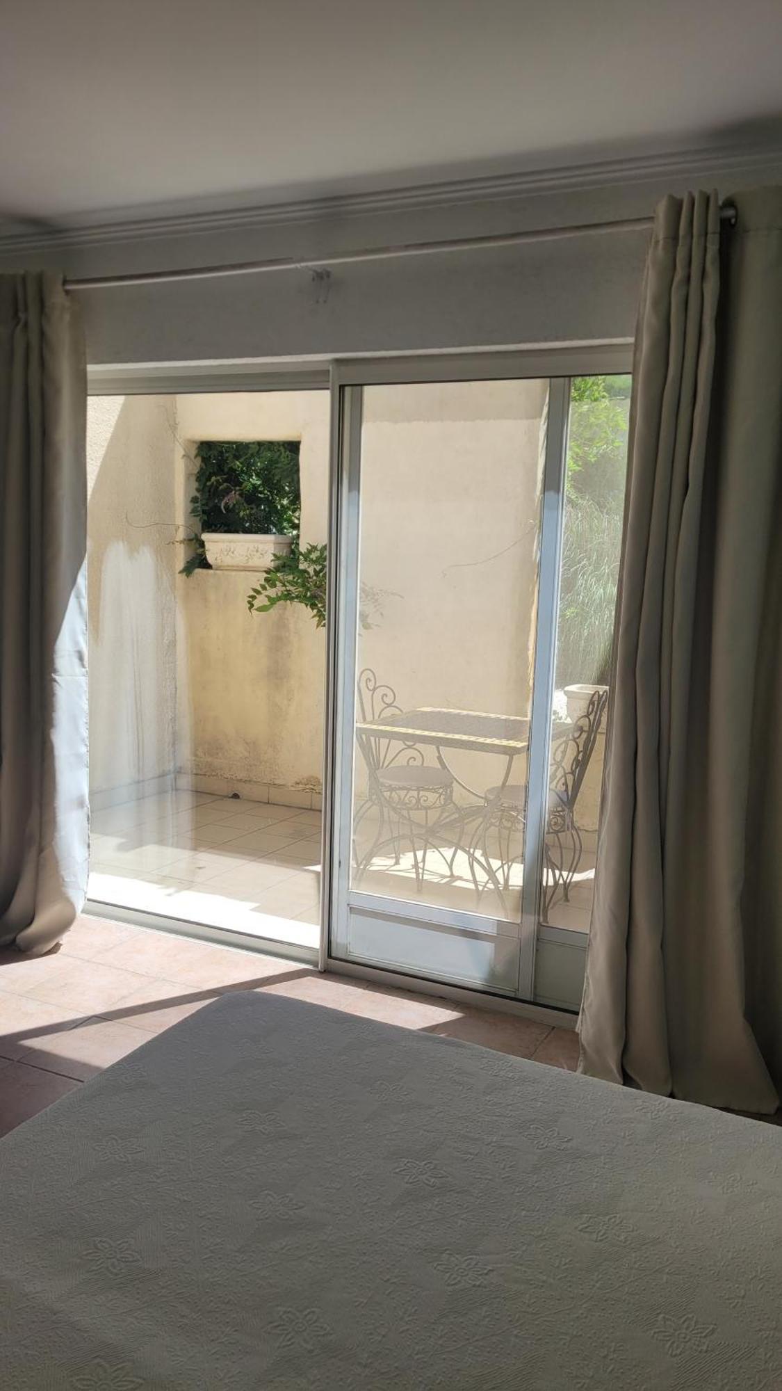Mas Du Grand Peloux Hotel Port-Saint-Louis-du-Rhone Bilik gambar