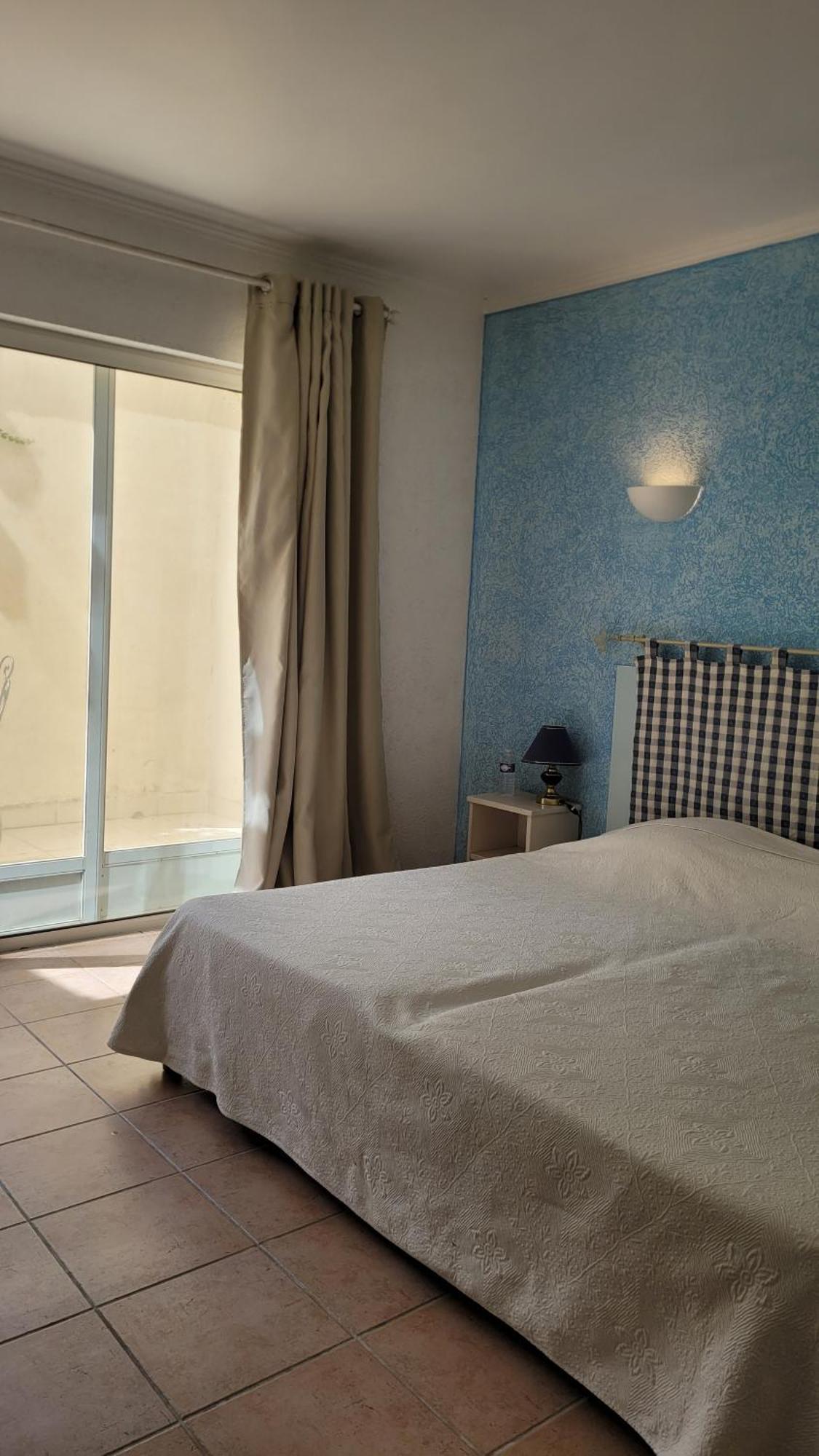 Mas Du Grand Peloux Hotel Port-Saint-Louis-du-Rhone Bilik gambar